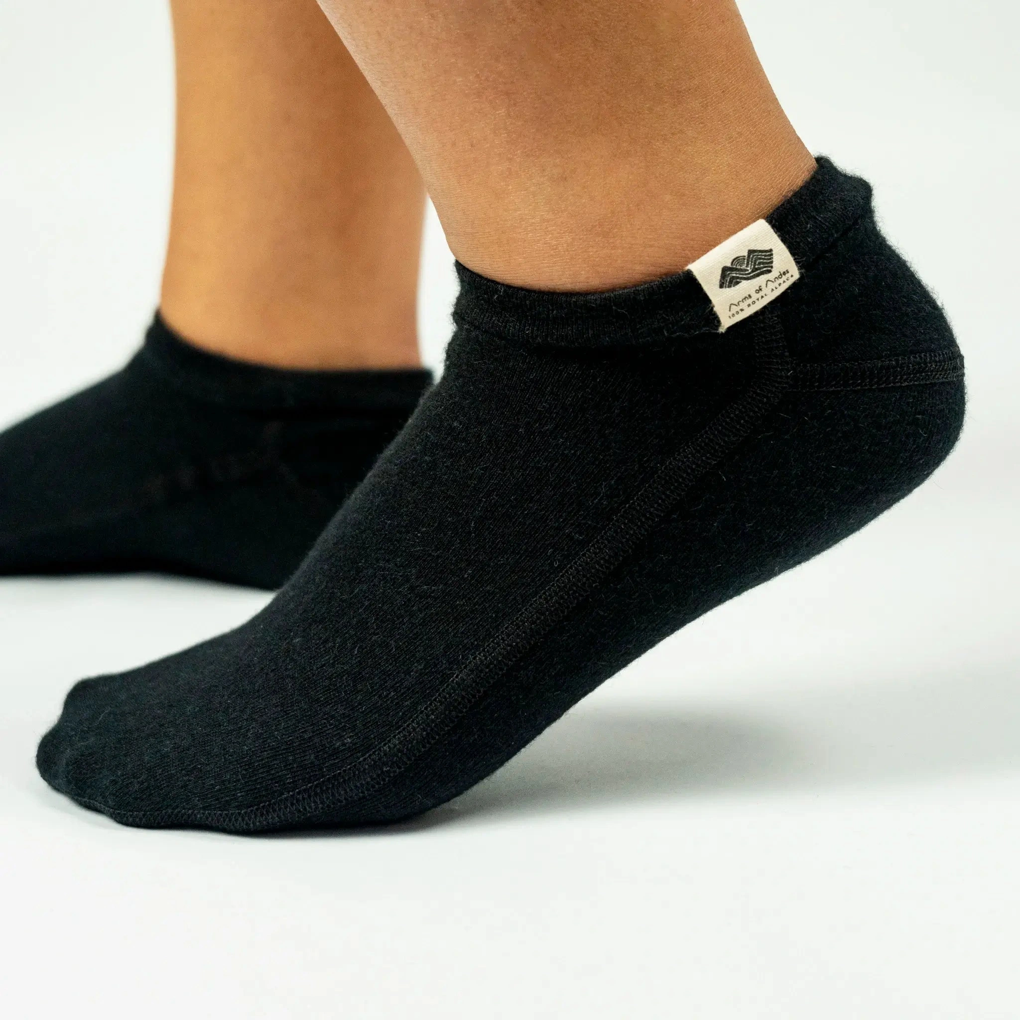 Cozy Alpaca Bliss: Unisex Slipper Socks, Midweight Comfort.