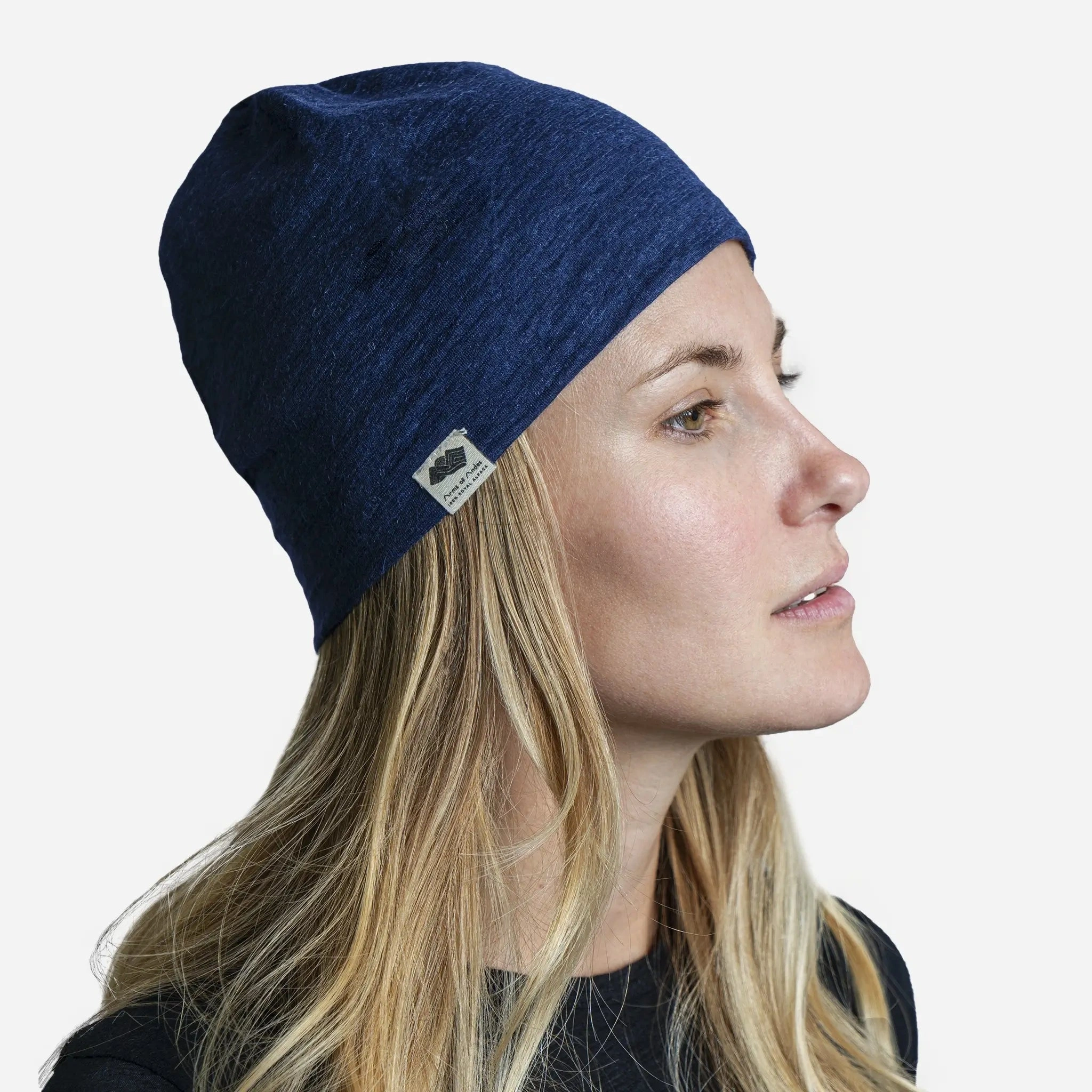 Cozy Alpaca Beanie: Featherlight Warmth for Winter Adventures